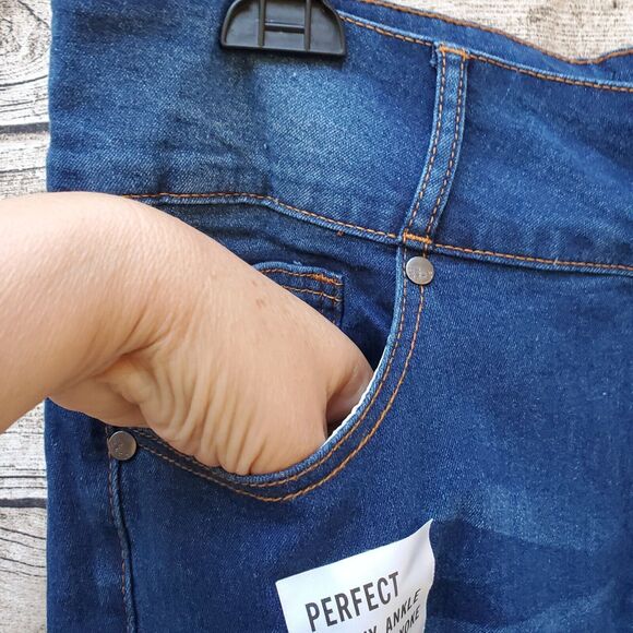 Between Us Distressed Skinny Ankle Hi Rise Jeans Size 20 NWT - Picture 4 of 14